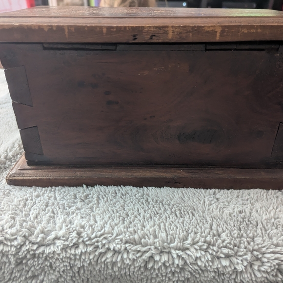 Antique "Token Box" Handmade In India - Picture 5 of 9